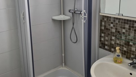 salle de bain location cap d'agde 